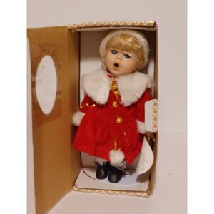 CROWNE Fine Porcelain Dolls Decorative Collectible HOLLY 85895 ©1998 Artmark